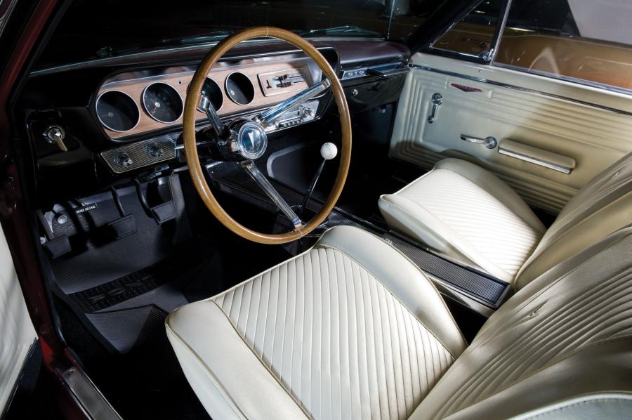  Pontiac GTO Convertible 1965 года  (фото 29 из 44)